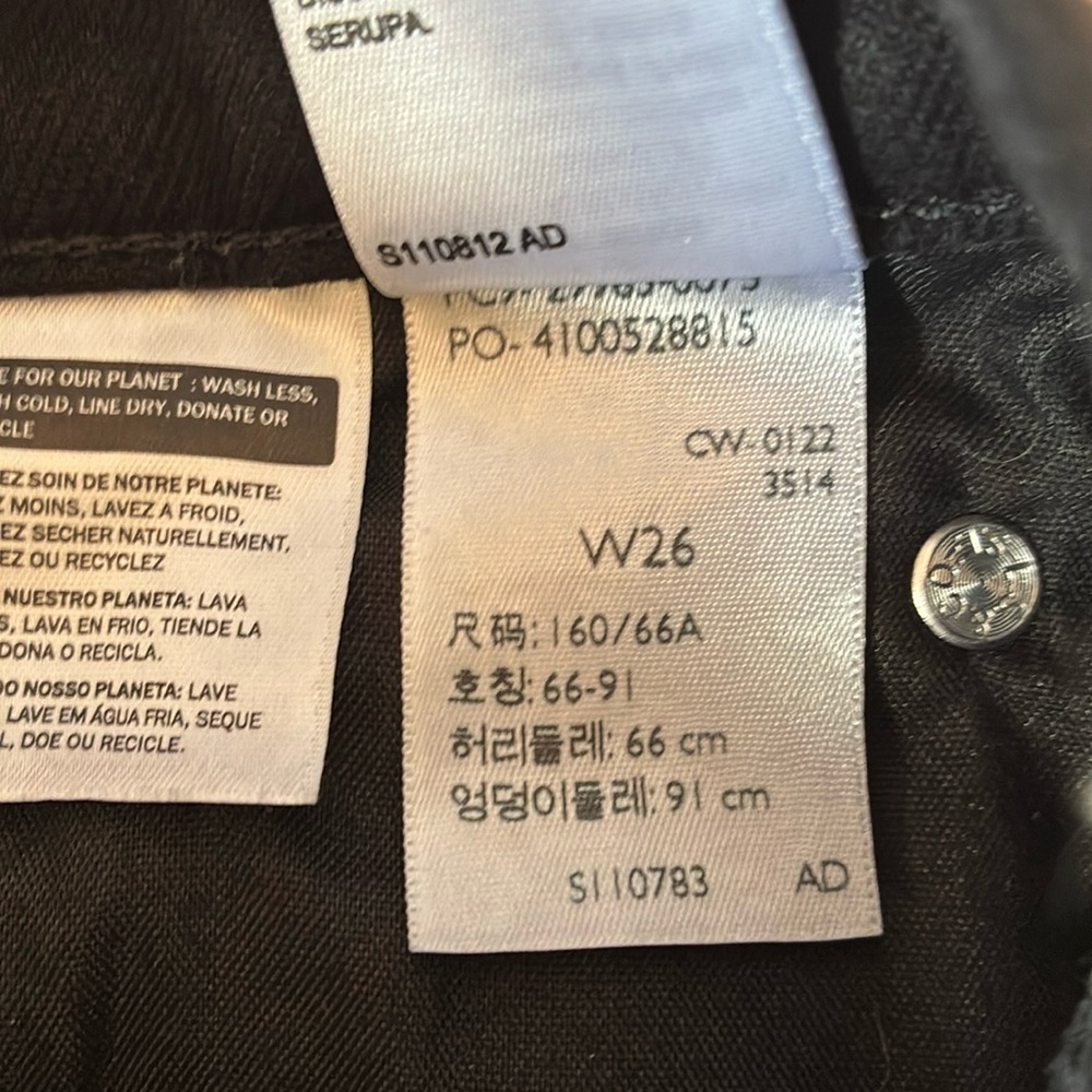 Levi's Mid-Length Cuffed Denim Jean Shorts Black Sz 26 Women’s - Picture 4 of 6